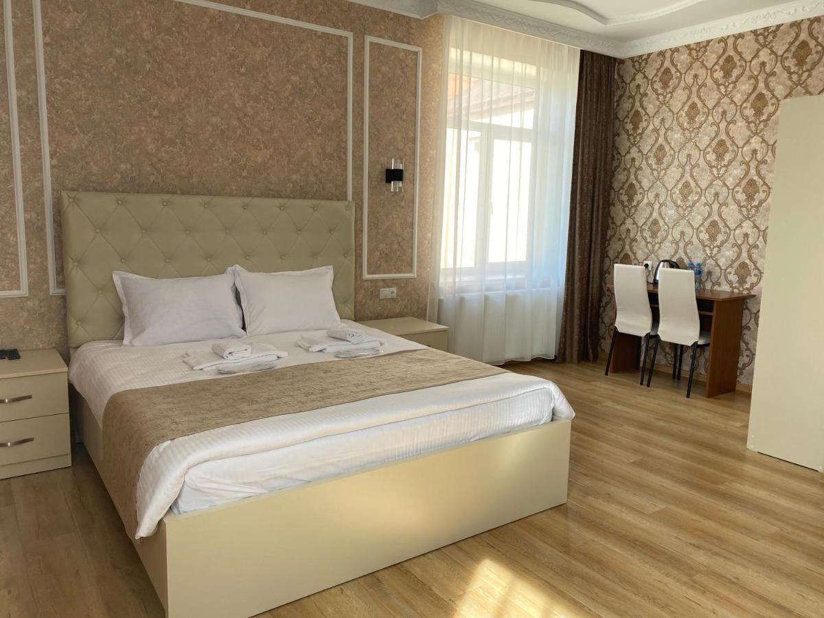 Hotel Sharl Ninotsminda ภายนอก รูปภาพ