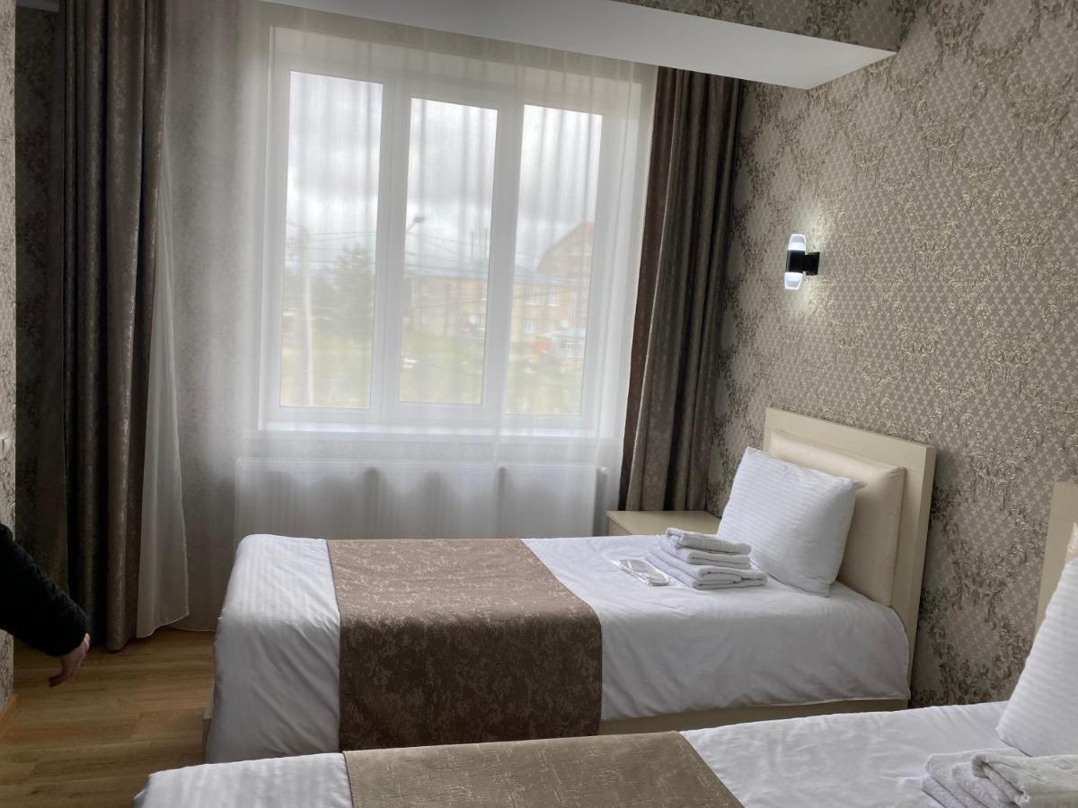 Hotel Sharl Ninotsminda ภายนอก รูปภาพ