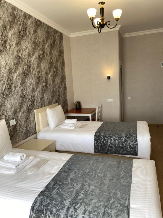 Hotel Sharl Ninotsminda ภายนอก รูปภาพ