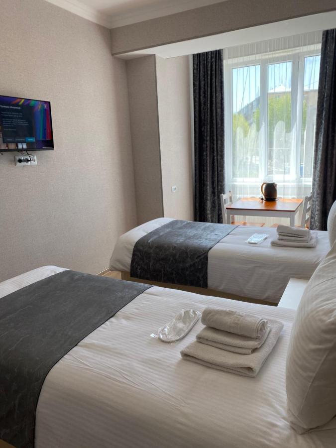 Hotel Sharl Ninotsminda ภายนอก รูปภาพ